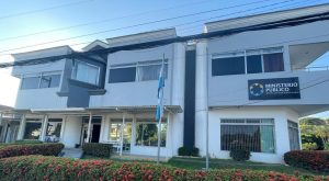 Fiscalía de Enjuiciamiento presenta requerimiento contra perito y fiscal del MP asignado en La Ceiba quien ya fue acusado de violación agravada