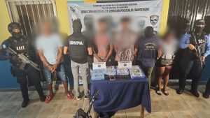 Capturan a cuatro personas por vínculos con el decomiso de 10 kilos de cocaína en Santa Rosa de Aguan en Colón